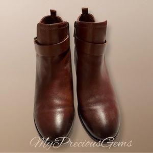 Vince Camuto VP Beamer bootie size 8